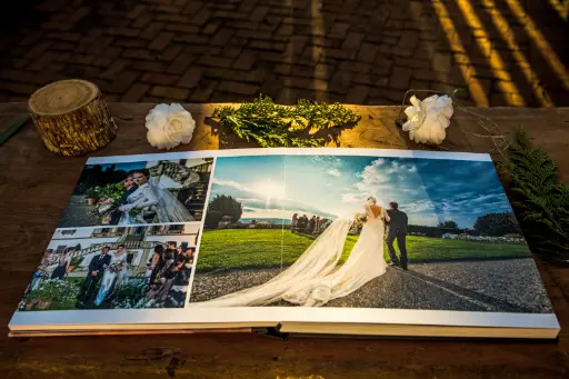 Álbum fotográfico Grafis aberto em panorâmica